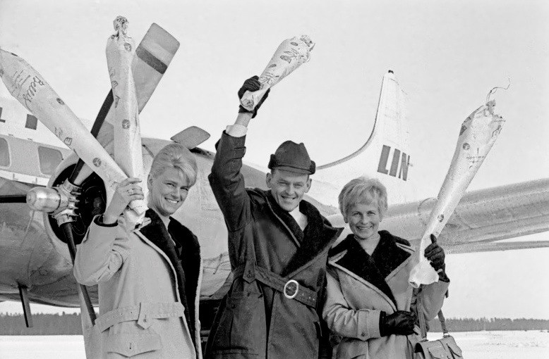 Barbro Martinsson, Assar Rönnlund och Toini Gustafsson hyllas efter OS 1968. Foto: Martin Lindqvist