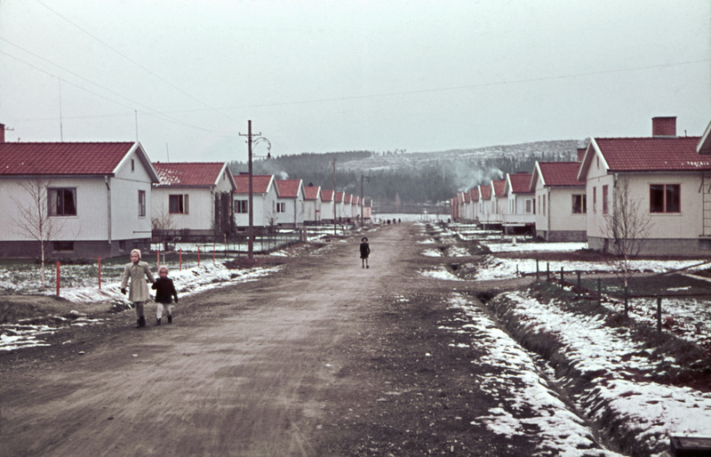 1944-46 bebyggdes trettionio tomer på Norrböle i Skellefteå med barnrikehus av typhusmodellen Öregrund från HSB. Foto: Skellefteå museum. DIA 00330.