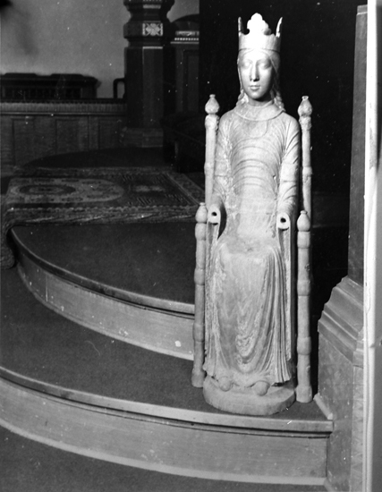 Madonnan på plats i landskyrkan. Foto: Skellefteå museum. 